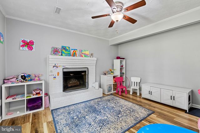 6024 BATTLEFIELD GREEN DR, Fredericksburg, VA 22407