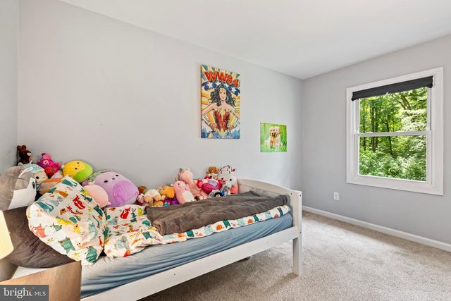 6024 BATTLEFIELD GREEN DR, Fredericksburg, VA 22407