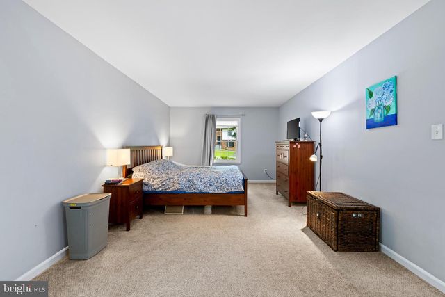 6024 BATTLEFIELD GREEN DR, Fredericksburg, VA 22407