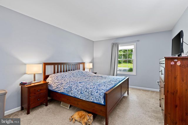 6024 BATTLEFIELD GREEN DR, Fredericksburg, VA 22407