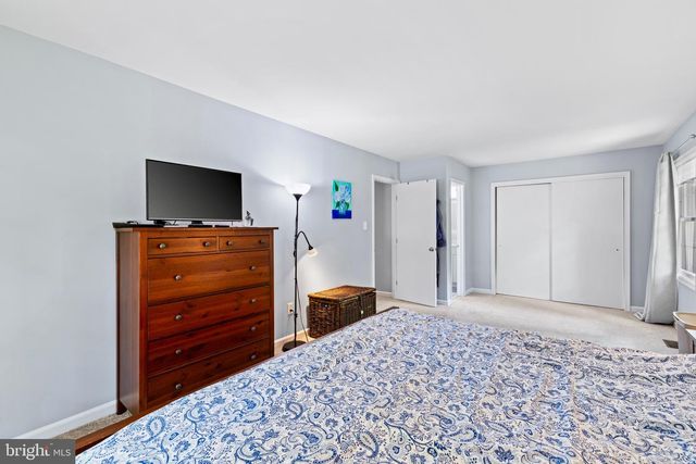 6024 BATTLEFIELD GREEN DR, Fredericksburg, VA 22407