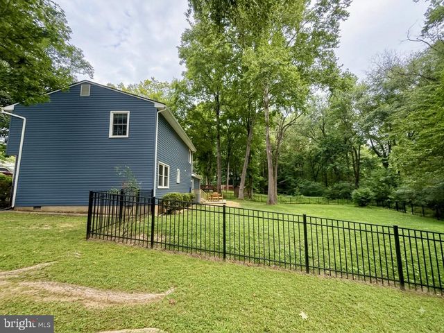 6024 BATTLEFIELD GREEN DR, Fredericksburg, VA 22407
