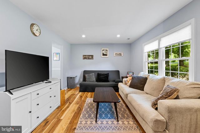 6024 BATTLEFIELD GREEN DR, Fredericksburg, VA 22407