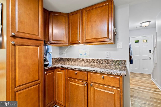 6024 BATTLEFIELD GREEN DR, Fredericksburg, VA 22407
