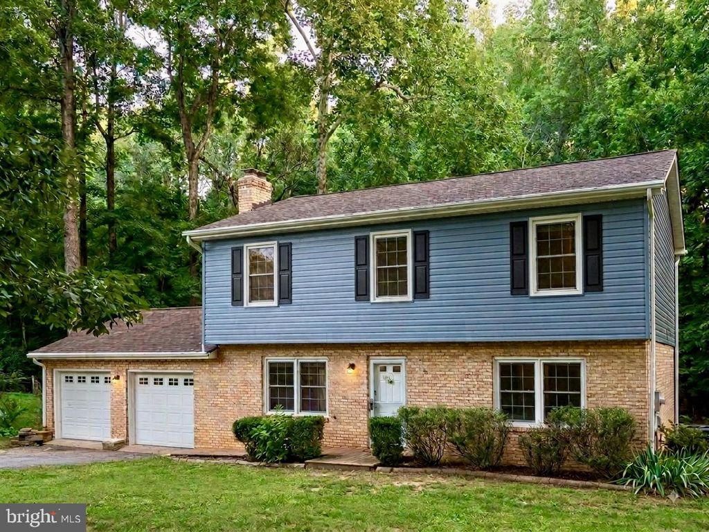 6024 BATTLEFIELD GREEN DR, Fredericksburg, VA 22407