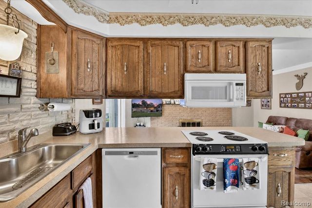 27241 Evelyn Avenue, Trenton, MI 48183