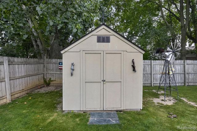 27241 Evelyn Avenue, Trenton, MI 48183