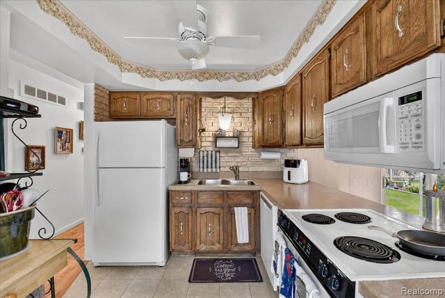 27241 Evelyn Avenue, Trenton, MI 48183