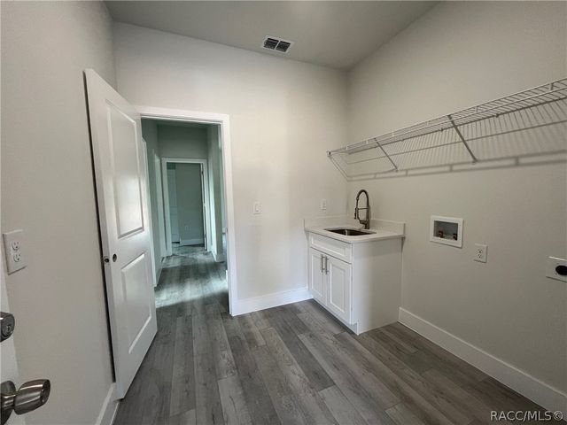 11054 N Academy Drive, Dunnellon, FL 34434