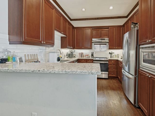 1018 Pavillion Street, Dallas, TX 75204