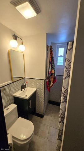 32 Emmet St, Newark City, NJ 07114