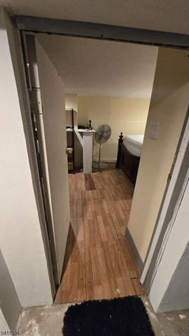 32 Emmet St, Newark City, NJ 07114