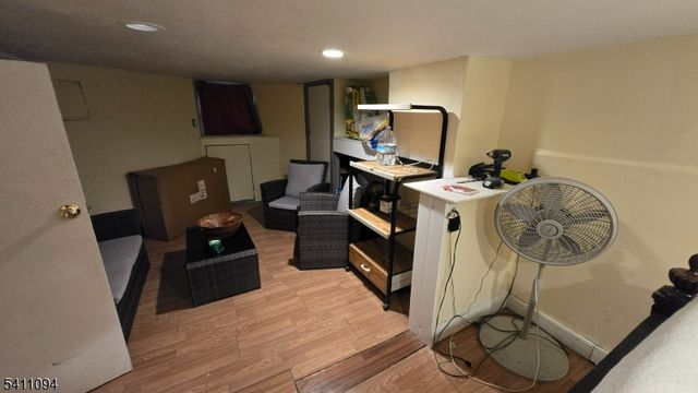 32 Emmet St, Newark City, NJ 07114