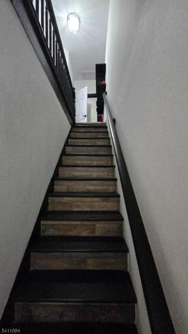 32 Emmet St, Newark City, NJ 07114