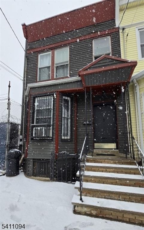 32 Emmet St, Newark City, NJ 07114
