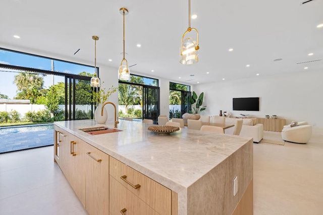 101 NW 17th Street, Delray Beach, FL 33444