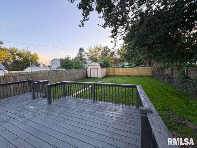 2117 N 17TH Street, Springfield, IL 62702