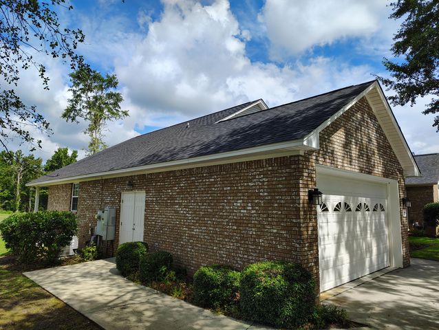 29 Lake Arbu Drive, Manning, SC 29102