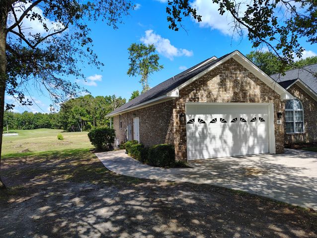 29 Lake Arbu Drive, Manning, SC 29102