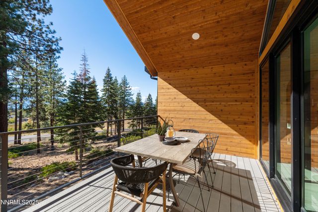 121 Sierra Colina Drive 21, Stateline, NV 89449