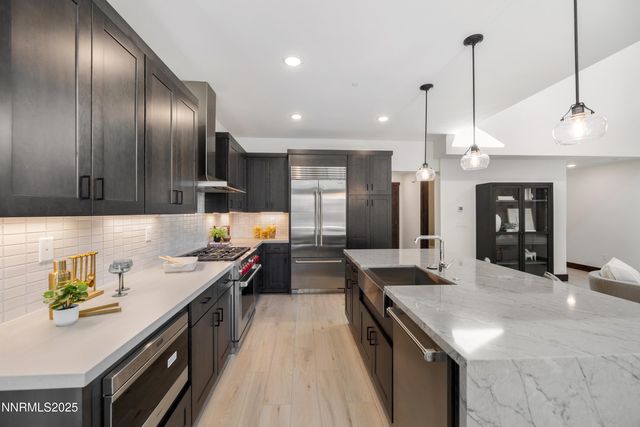 121 Sierra Colina Drive 21, Stateline, NV 89449