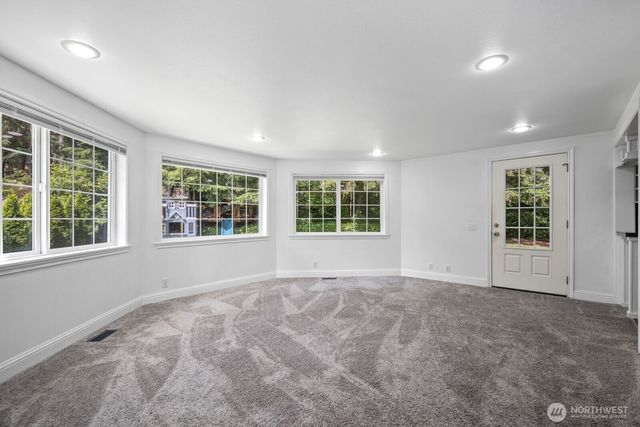 11024 139th Street Ct E, Puyallup, WA 98374