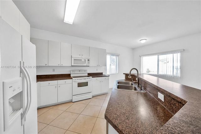 10829 SW 232nd St, Miami, FL 33170