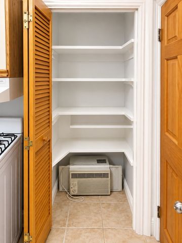 670 East 6th St., 3, Boston, MA 02127