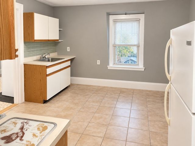 670 East 6th St., 3, Boston, MA 02127