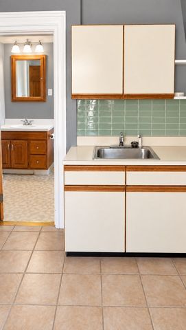 670 East 6th St., 3, Boston, MA 02127