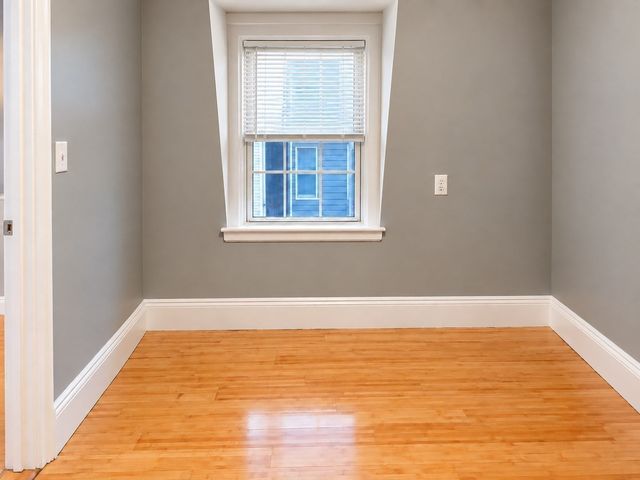 670 East 6th St., 3, Boston, MA 02127
