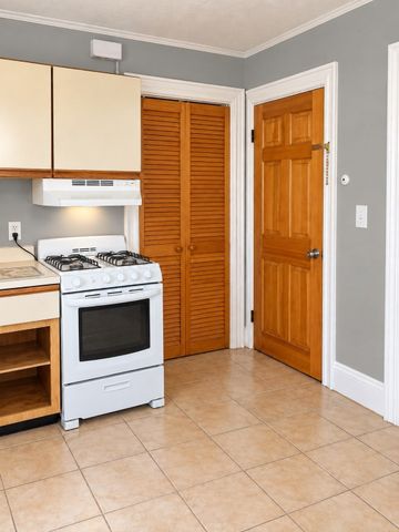 670 East 6th St., 3, Boston, MA 02127