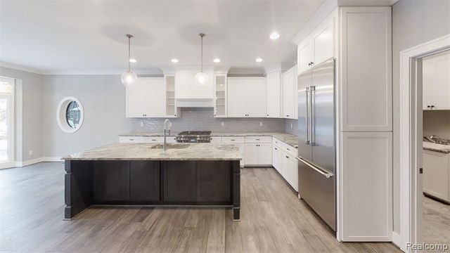 2515 Barberry Drive 21, Shelby Twp, MI 48316