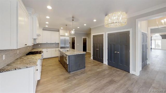 2515 Barberry Drive 21, Shelby Twp, MI 48316