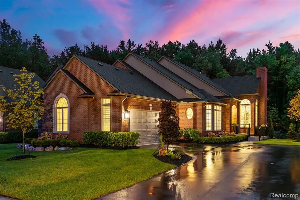 2515 Barberry Drive 21, Shelby Twp, MI 48316
