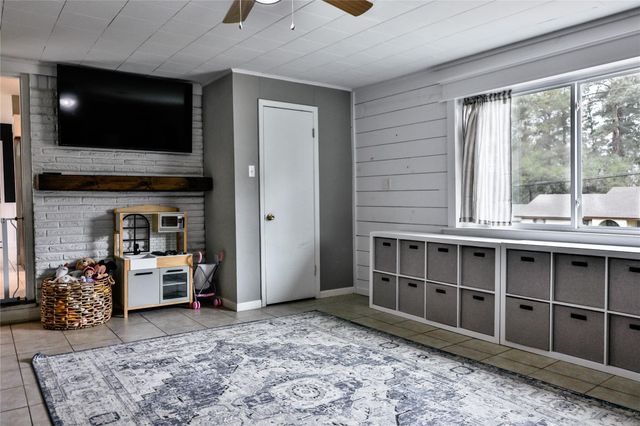 522 Sunview Drive, Livingston, TX 77351