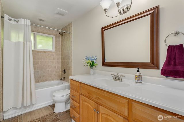 5539 Frances Avenue NE, Tacoma, WA 98422