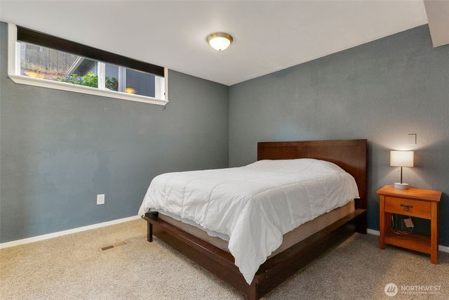 5539 Frances Avenue NE, Tacoma, WA 98422