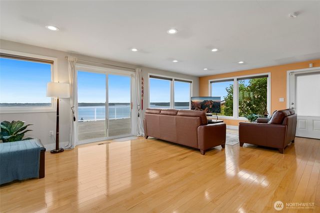 5539 Frances Avenue NE, Tacoma, WA 98422