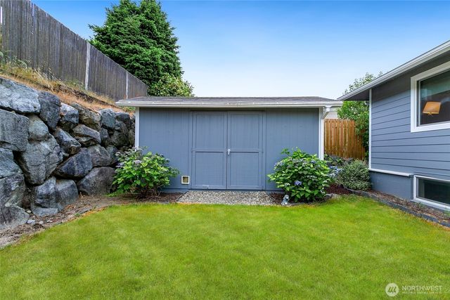 5539 Frances Avenue NE, Tacoma, WA 98422