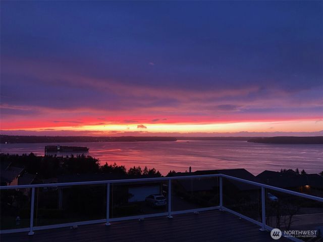 5539 Frances Avenue NE, Tacoma, WA 98422