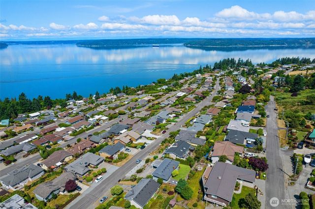 5539 Frances Avenue NE, Tacoma, WA 98422