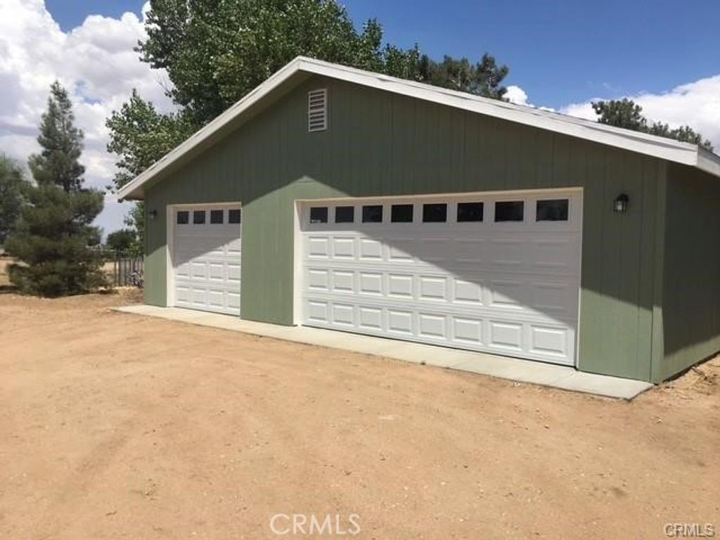 9467 Smith, Phelan, CA 92371