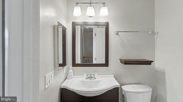 6239 FROSTY WINTER CT, Centreville, VA 20120