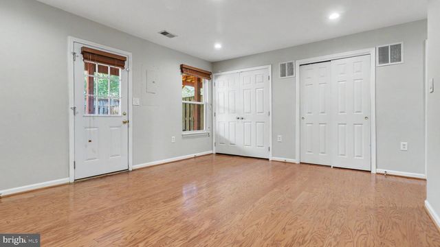 6239 FROSTY WINTER CT, Centreville, VA 20120