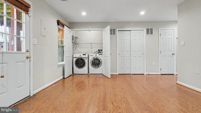 6239 FROSTY WINTER CT, Centreville, VA 20120