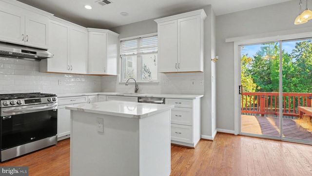 6239 FROSTY WINTER CT, Centreville, VA 20120