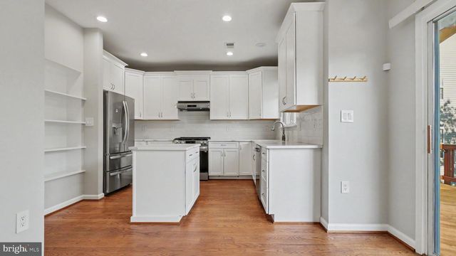 6239 FROSTY WINTER CT, Centreville, VA 20120