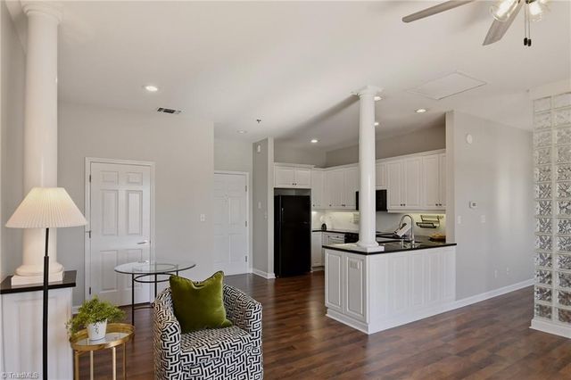 851 4th Street 20, Winston-salem, NC 27101