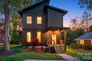 91 Winston Avenue, Asheville, NC 28803